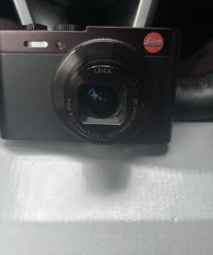 Leica X – Leica Digilux 1 4.0MP Digital Camera – Black – In Box Near Mint!