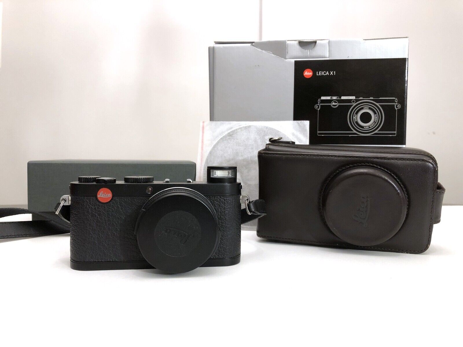 -- Like New -- Leica x1 Digital Camera with Leather Case