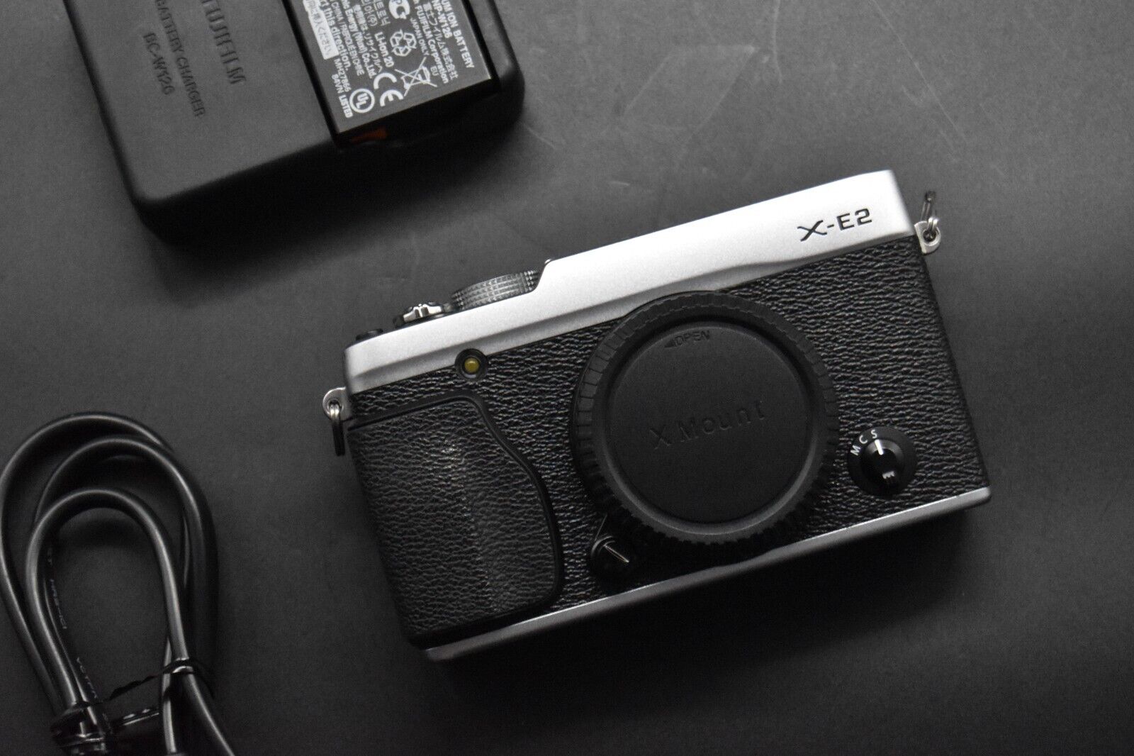 Fujifilm Fuji X-E2 16.3MP Mirrorless Digital Camera Silver【ALMOST MINT】 #2681