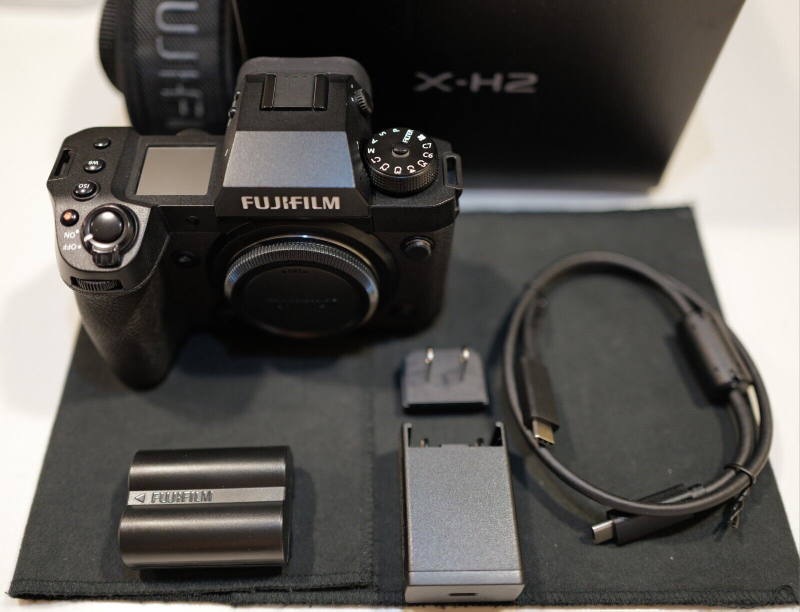 Fujifilm X-H2 40.0MP Mirrorless Camera - Black (Body Only) - FREE FAST SHIPPING