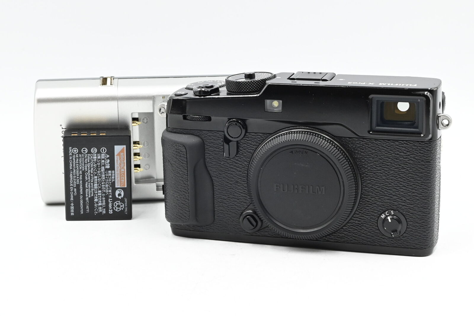 Fujifilm X-Pro2 24.3MP Mirrorless Digital Camera Body #874