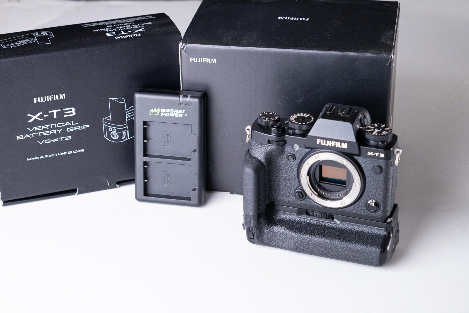 Fujifilm X-T3 26.1MP Digital Camera - Comes with Battery Grip and boxes
