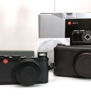 Leica X – Leica Digilux 1 4.0MP Digital Camera – Black – In Box Near Mint!